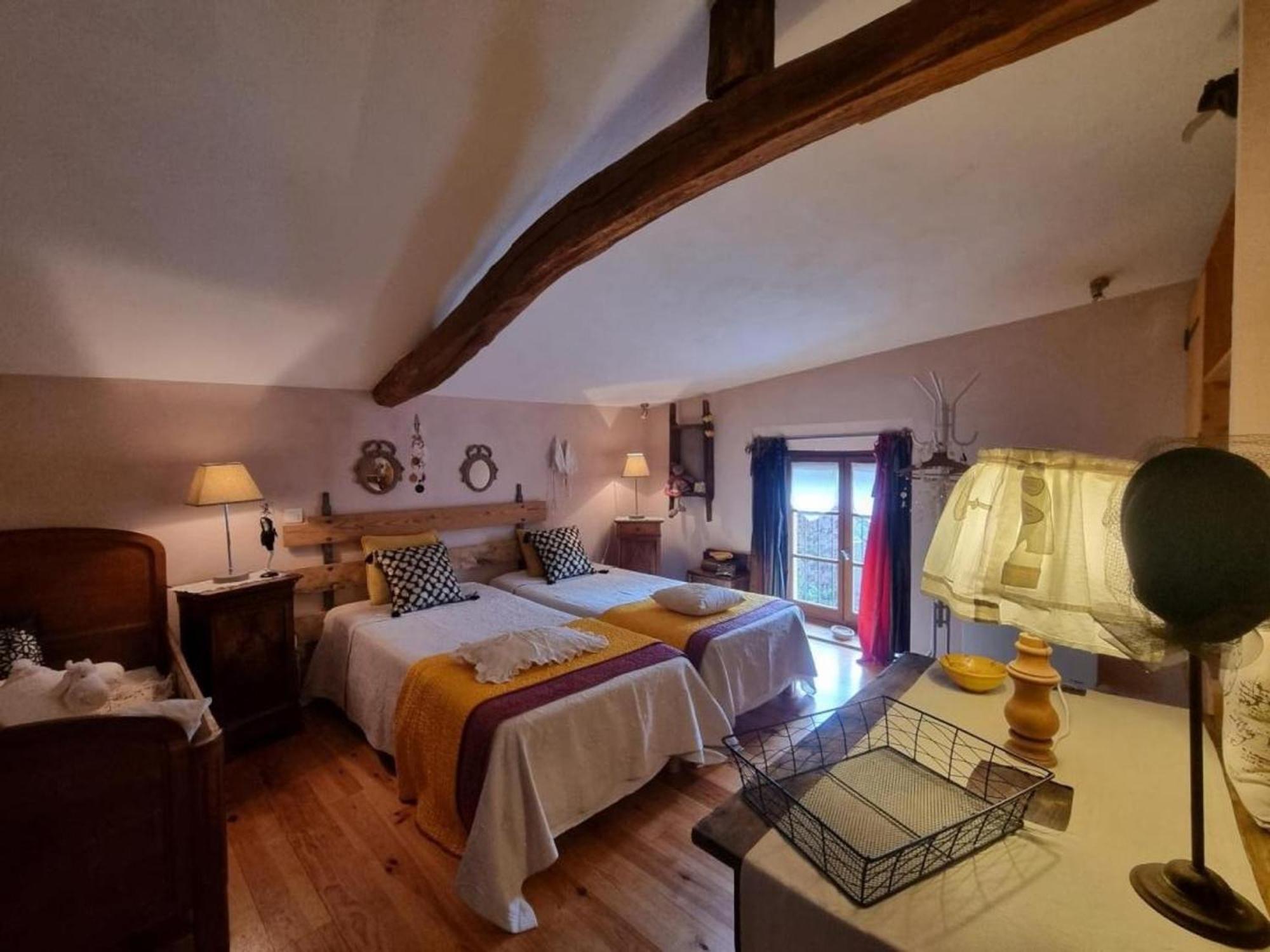 Gite Charmant Avec Jardin Privatif, Proche Sites Historiques Et Activites De Plein Air - Fr-1-496-183 Cuinzier Exterior foto